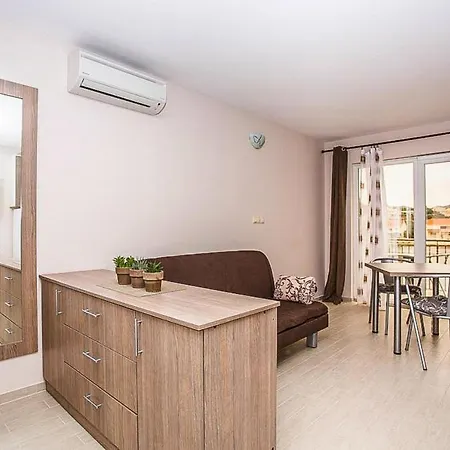 Apartment Julija Cin101017 Sya Lumbarda
